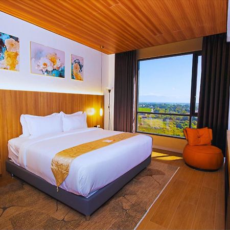 Levo Hotel Urdaneta Esterno foto